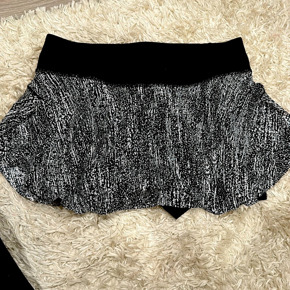 NWOT Lululemon Skort Size 4